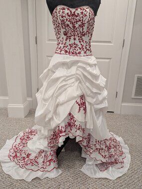 Brand New GORGEOUS High Low Red embroidered dress Sz 0/XS